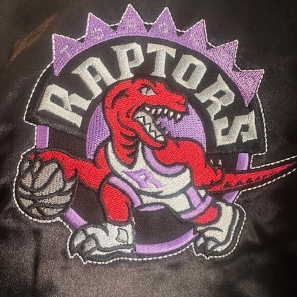 Toronto Raptors Mitchell and Ness Heavyweight Satin Bomber - Large - Picture 8 of 8